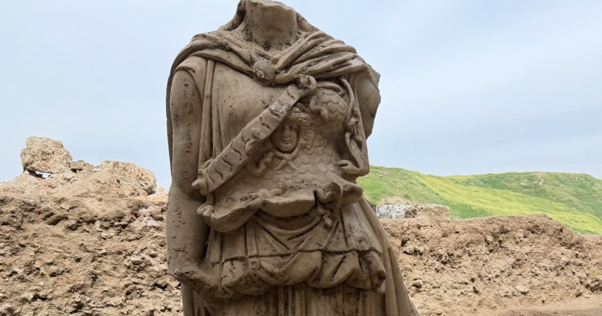 Eine 2 Meter hohe Athena-Statue in Laodikeia entdeckt