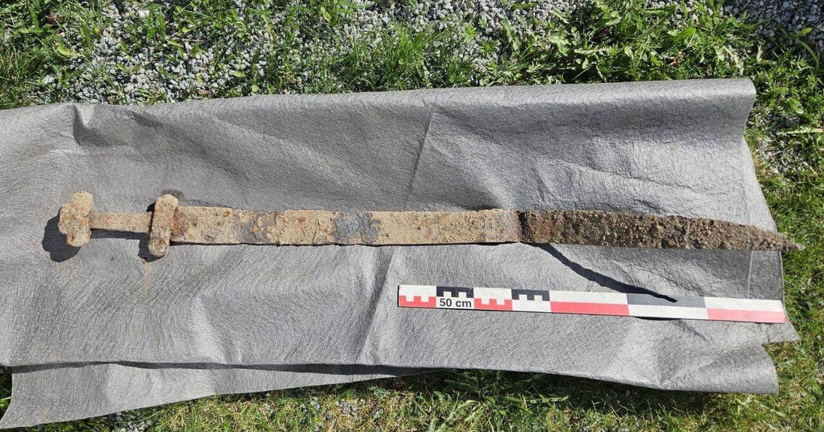Norveç'te 6 Yaşındaki Çocuk, 1300 Yıl Önce Dönemine Ait Erken Vikip Kılıcını Keşfetti