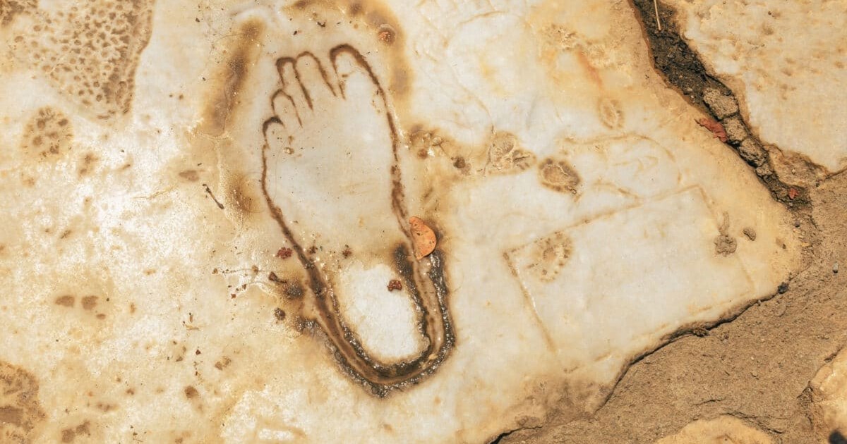 İskandinav yatağan kayasında 3.000 yıllık ayak izleri bulundu