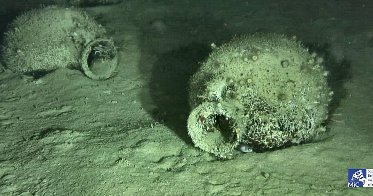 Un naufrage antique datant de 2500 ans découvert au large des côtes italiennes, chargé de plus de 300 amphores