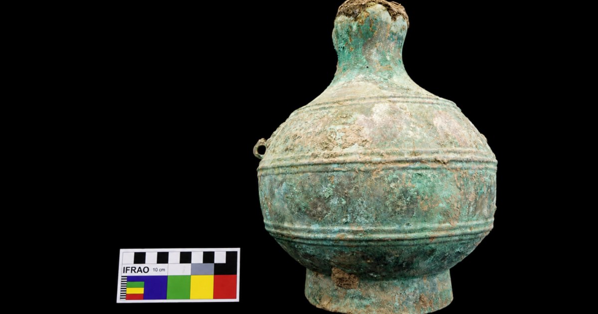 Çin'de Bronz Bir Şişenin İçinde Mühürlü Halde Bulunan 2.300 Yıllık Bira